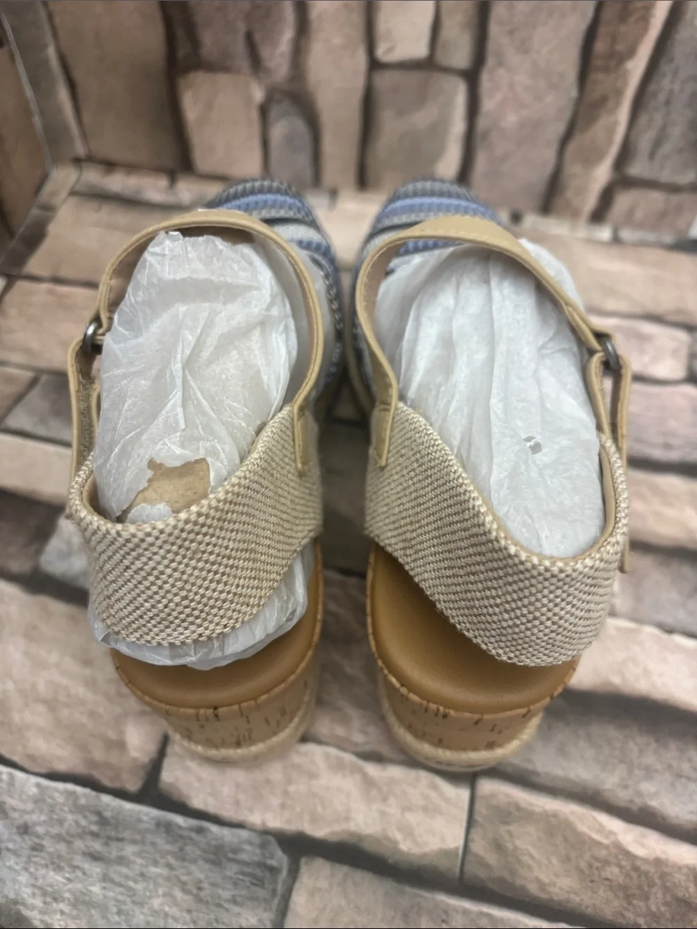 New Baretraps Alycia wedge sandals Sz 9